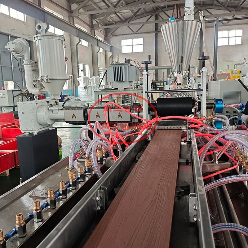 Recycled Plastic HDPE WPC Floor Board Extrusion Machine factory