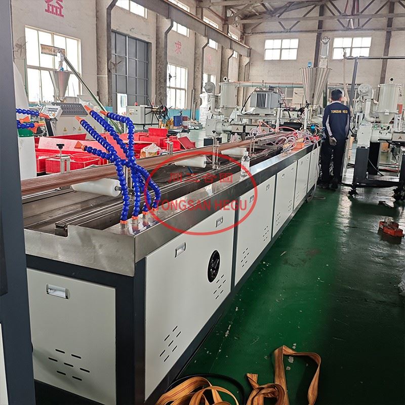 Recycled Plastic HDPE WPC Floor Board Extrusion Machine best